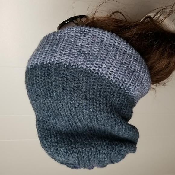 Reversible Knit Beanie Slouchy Hat Blue and Gray Unique - Picture 11 of 16